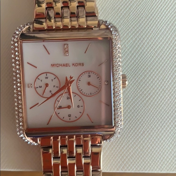 Michael Kors Watch “Brand New” in box with tags - Picture 2 of 8